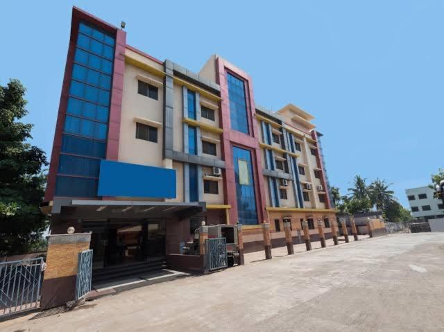Sai Samrat Hotel Shirdi Exteriör bild